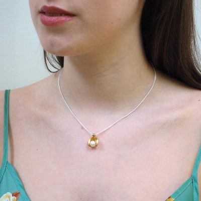 White Pearl and Gold Clam Pendant P09