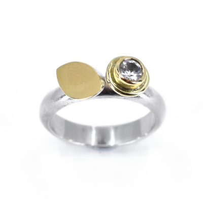 White Sapphire leaf ring